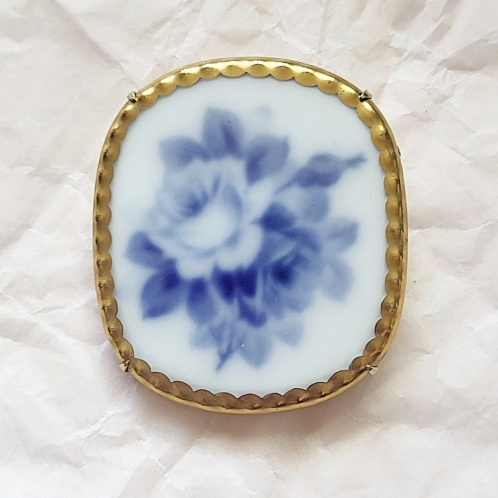 OKURA PORCELAIN CHINA BLUE ROSE BROOCH - OKURA ART CHINA